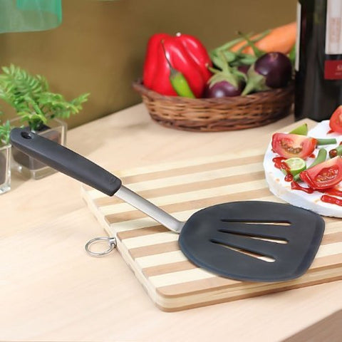 https://cdn.shopify.com/s/files/1/1808/8789/files/oxo_pancake_flipper_480x480.jpg?v=1611430724