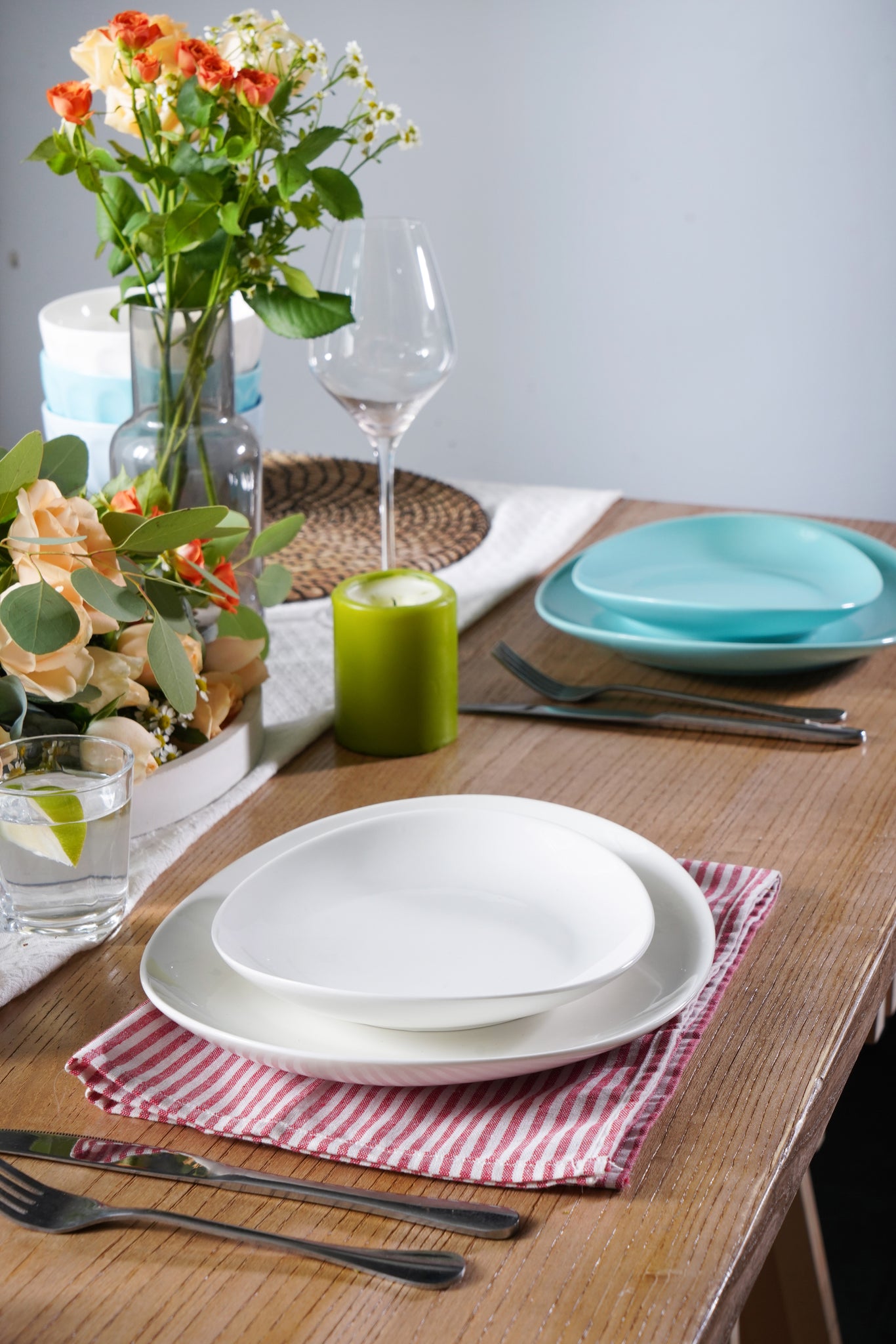 What Role Does Dinnerware Play in Home Décor?