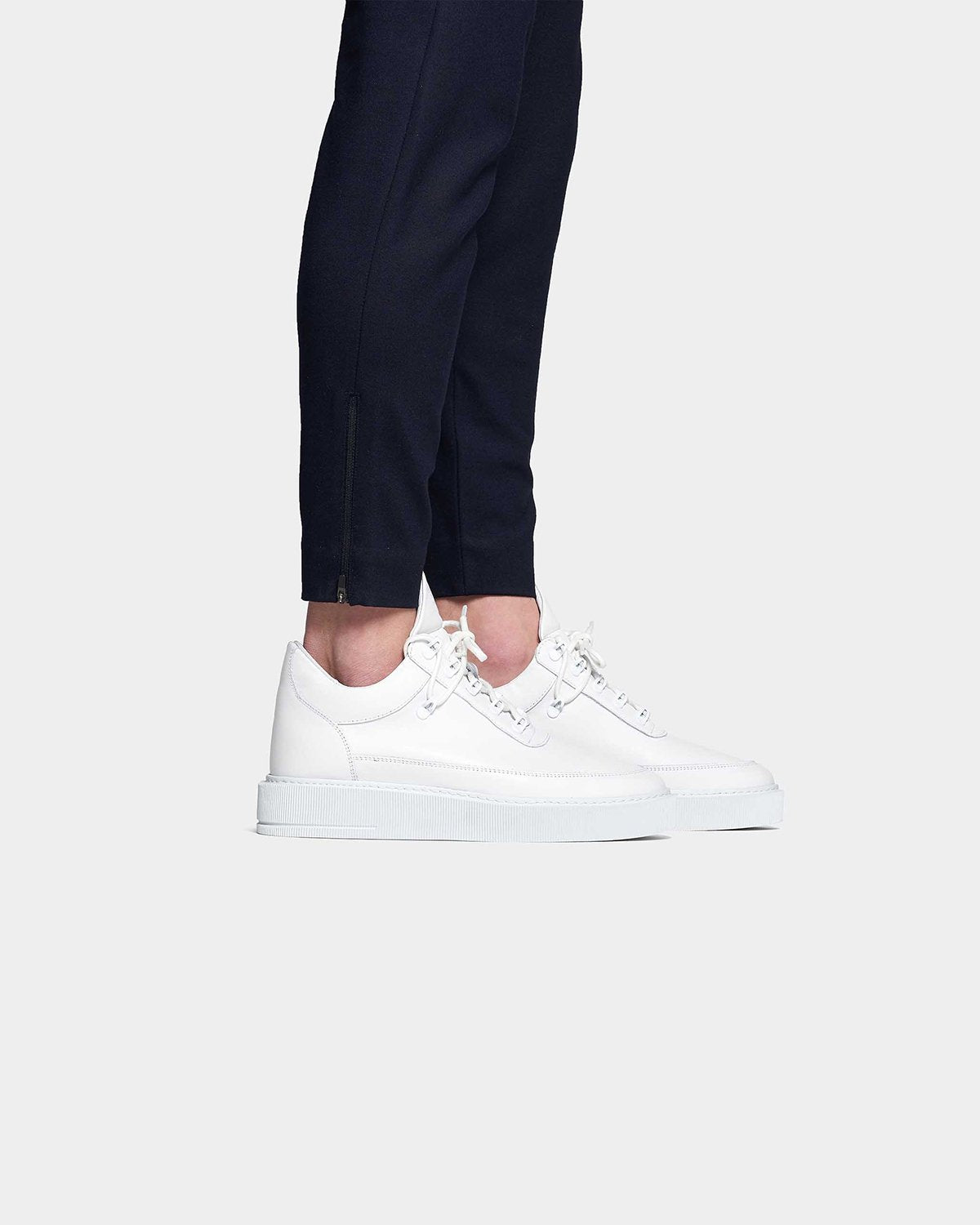 filling pieces low white