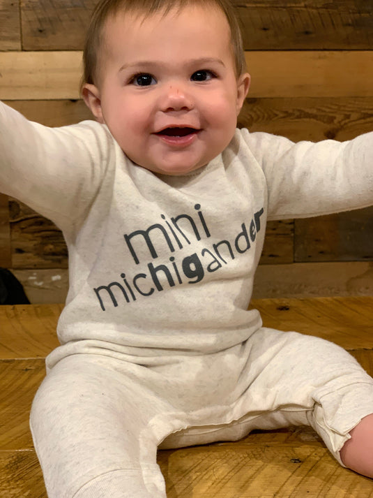 https://cdn.shopify.com/s/files/1/1810/4567/products/mi-state-of-mind-baby-one-pieces-6-months-mini-michigander-baby-fleece-one-piece-38033874387159_535x.jpg?v=1664030983