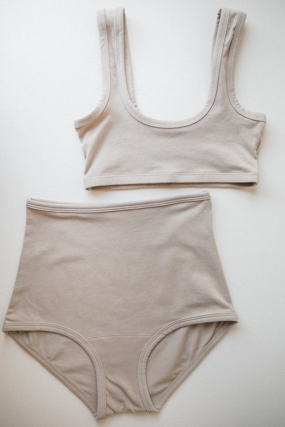 WIDE-STRAP BRA IN TAUPE