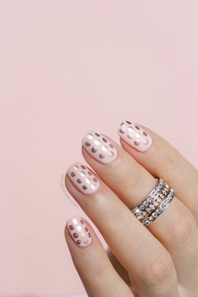 Rose gold polka dots nails 