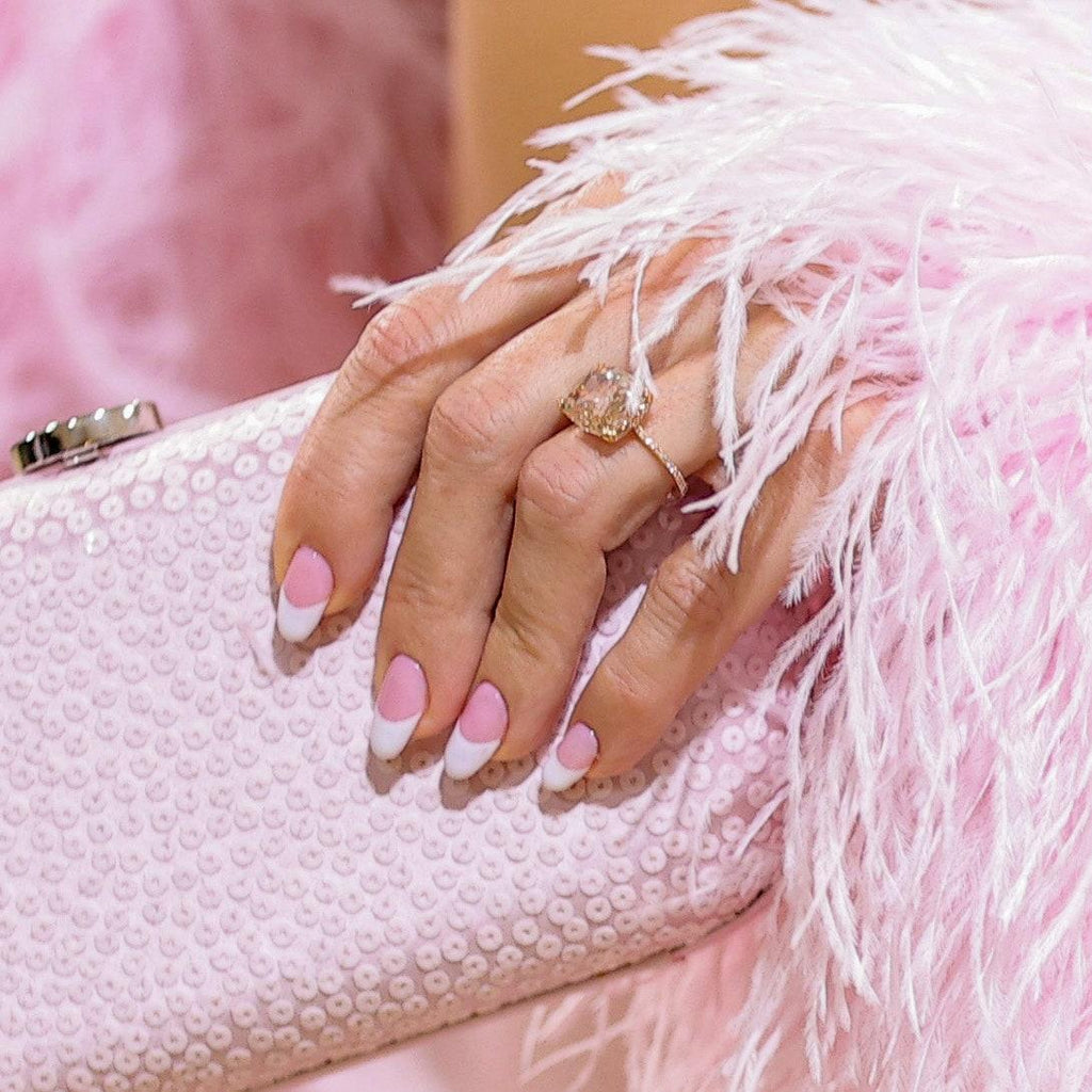 Kate Hudson French manicure met gala 2021