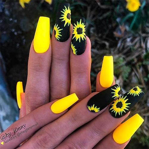 29 Summer Aesthetic Nails Designs 2021 : Yellow Swirl Aesthetic Nails