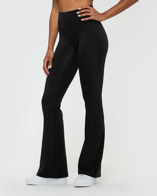 these bootcut leggings from @vitality are maot definitely GOATED #flar