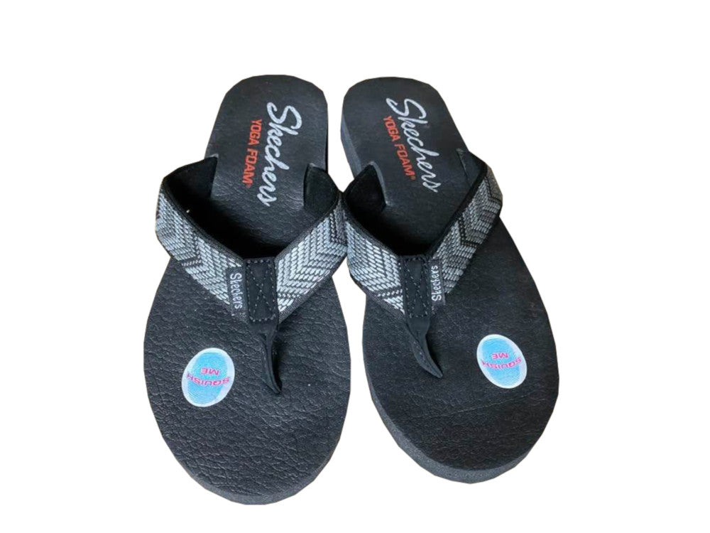 skechers yoga foam flip flops black