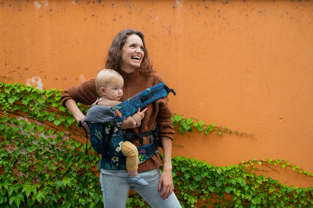 Benefits of Hip Carry Baby Wearing 