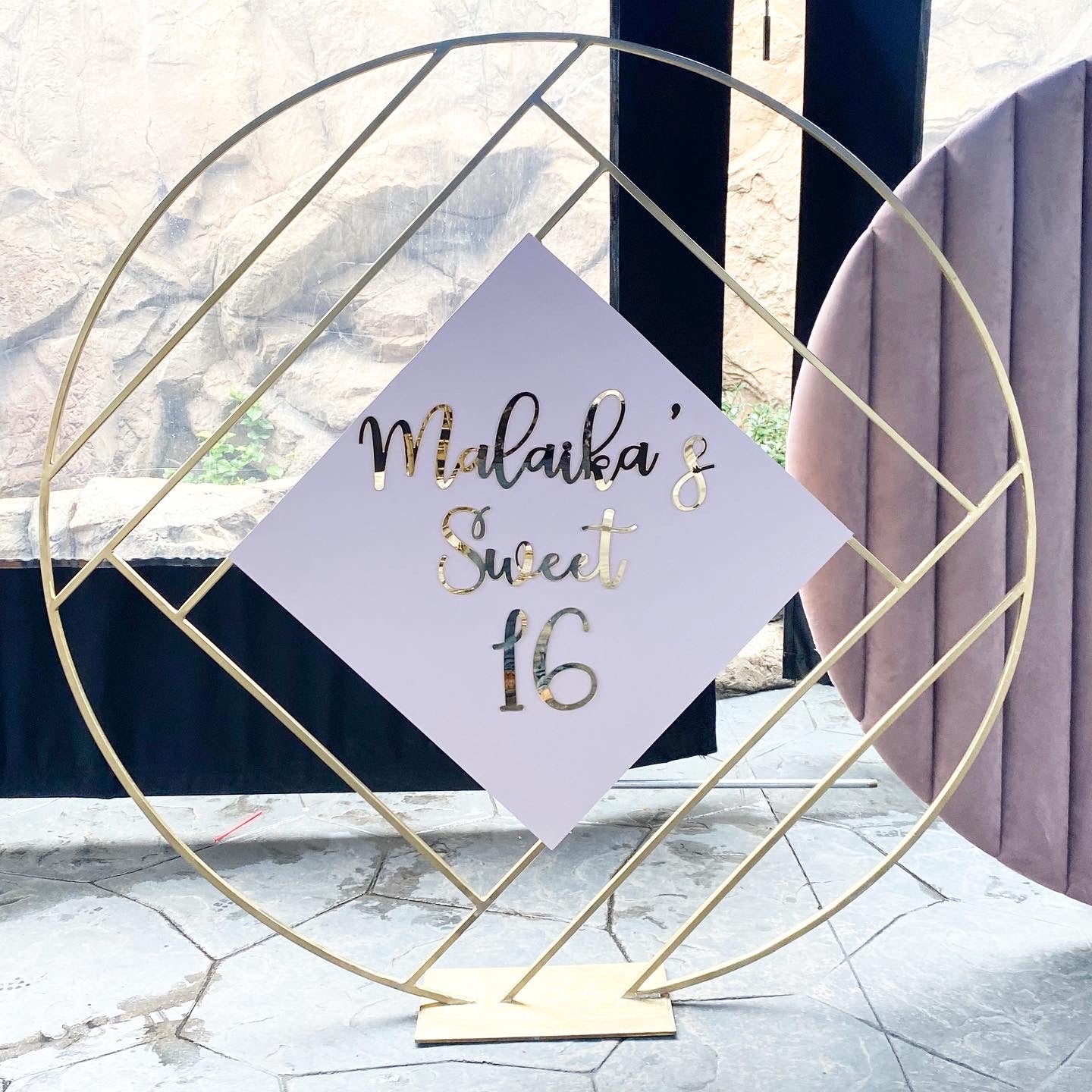 Gold Washington Circle Stand With Custom Signage