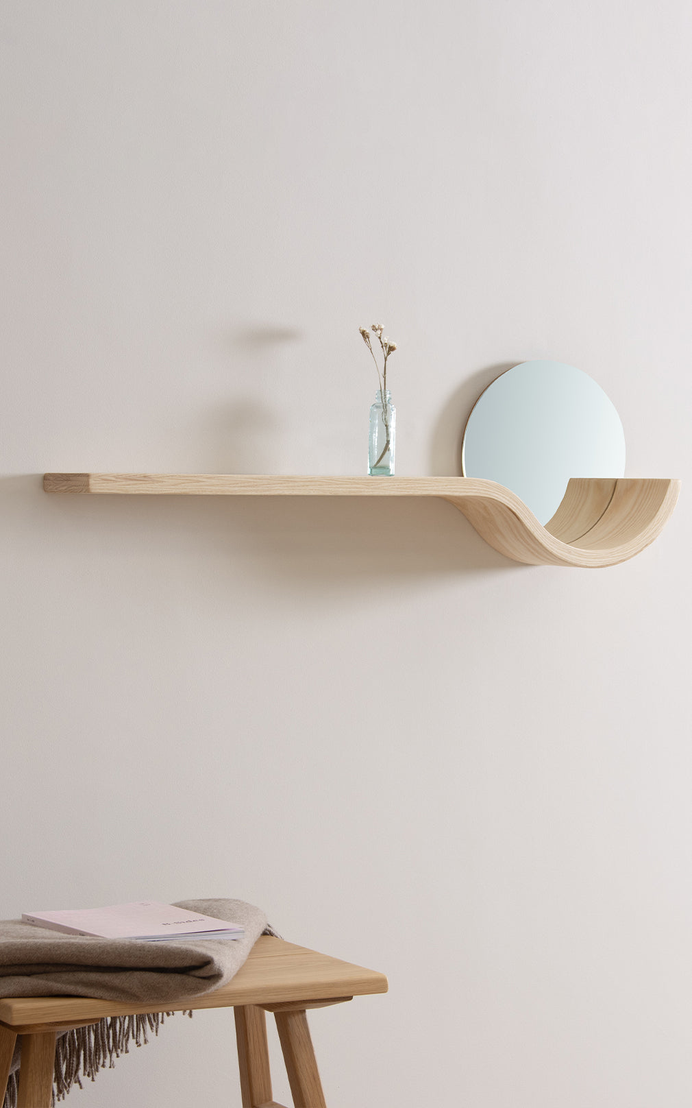 Esun shelf with mirror