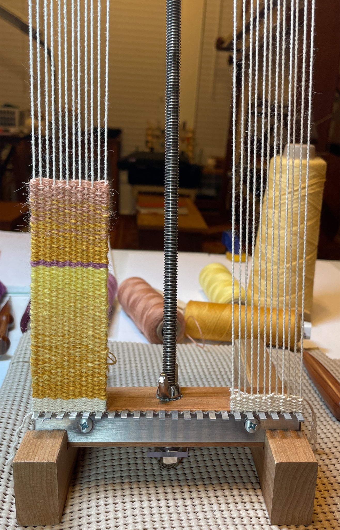 Exploring Images for Tapestry Weaving with Array - Gist Yarn