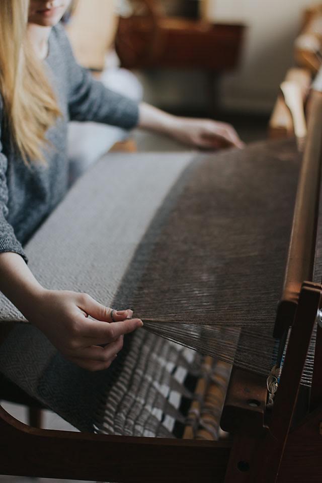 weaving alpaca throw