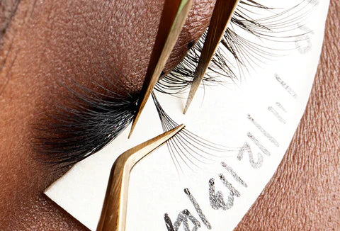 Lash glue and false lash application