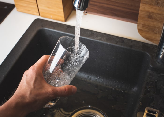 Cómo saber si el agua de tu hogar es segura para beber