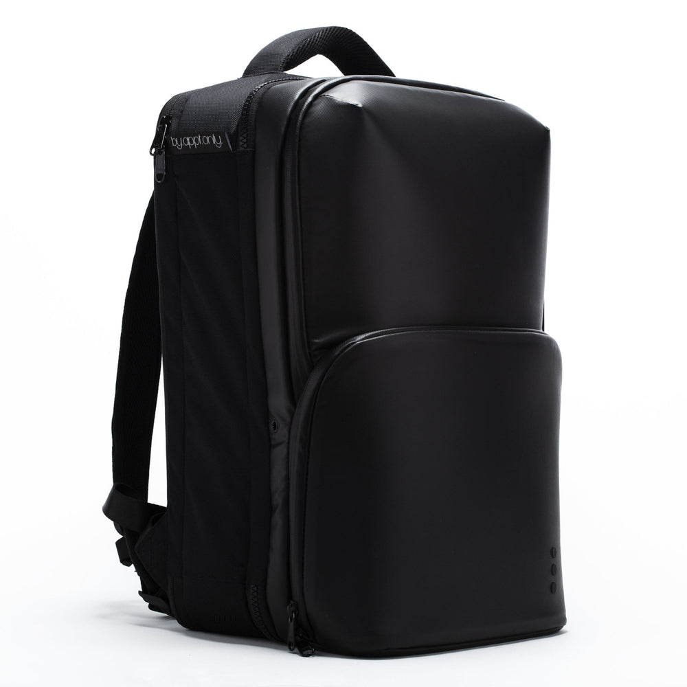 https://cdn.shopify.com/s/files/1/1818/4797/products/the-general-lite-barber-backpack-709358_1000x1000.jpg?v=1645614147