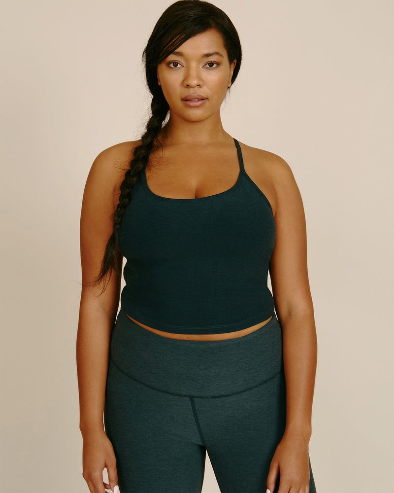 Brand that promotes plus-size fitness apparel still feels the need to trim  their model's waist. : r/Instagramreality