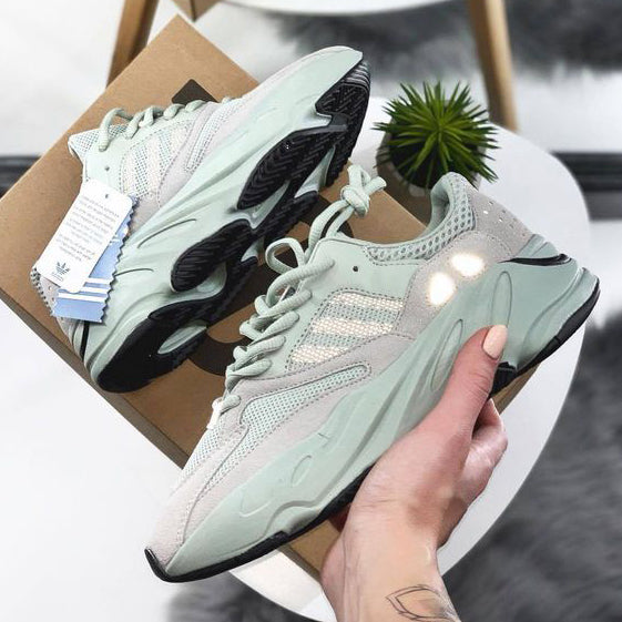 Adidas Originals YEEZY BOOST 700"Salt"Jogging shoes