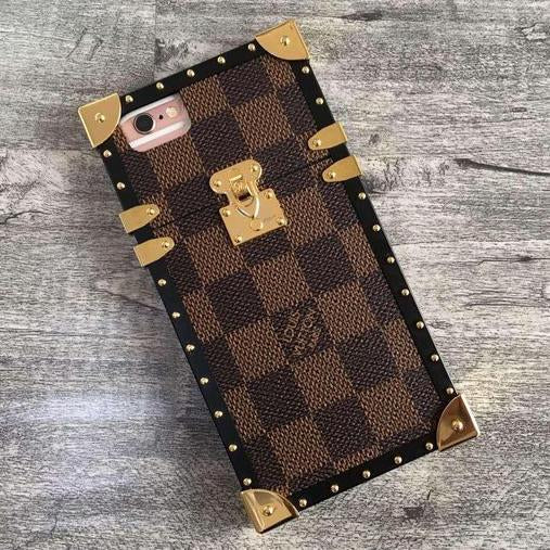 Louis Vuitton Brown Monogram Thin Leather Case for iPhone 14 13 12 11 Pro  Max Xs XR 7 8 Plus 13 12 Mini - Louis Vuitton Case