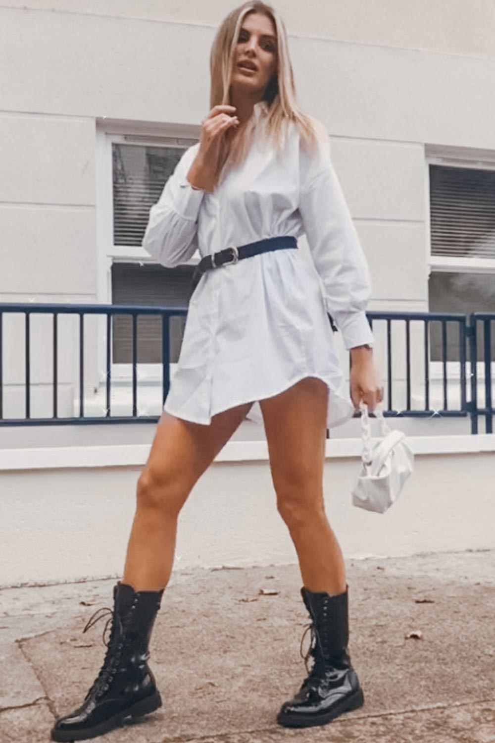 Featured image of post White Oversized Long Sleeve Shirt Dress - Suitable for all seasons, can be worn in any combination of buttoned up, open, long sleeve, or rolled.