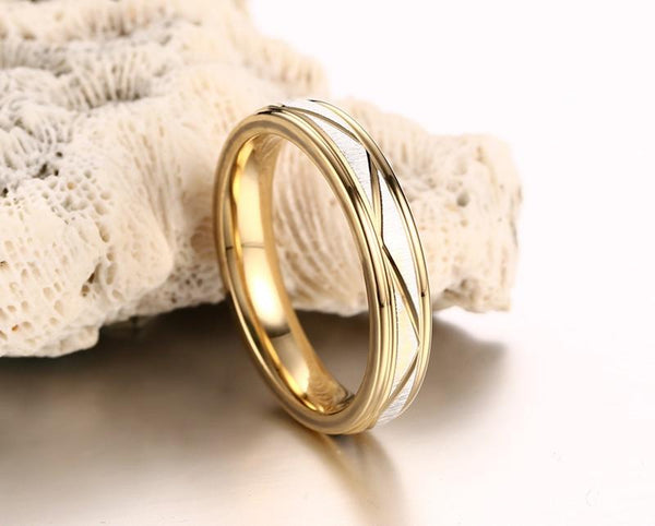 Personalized gold couples rings set