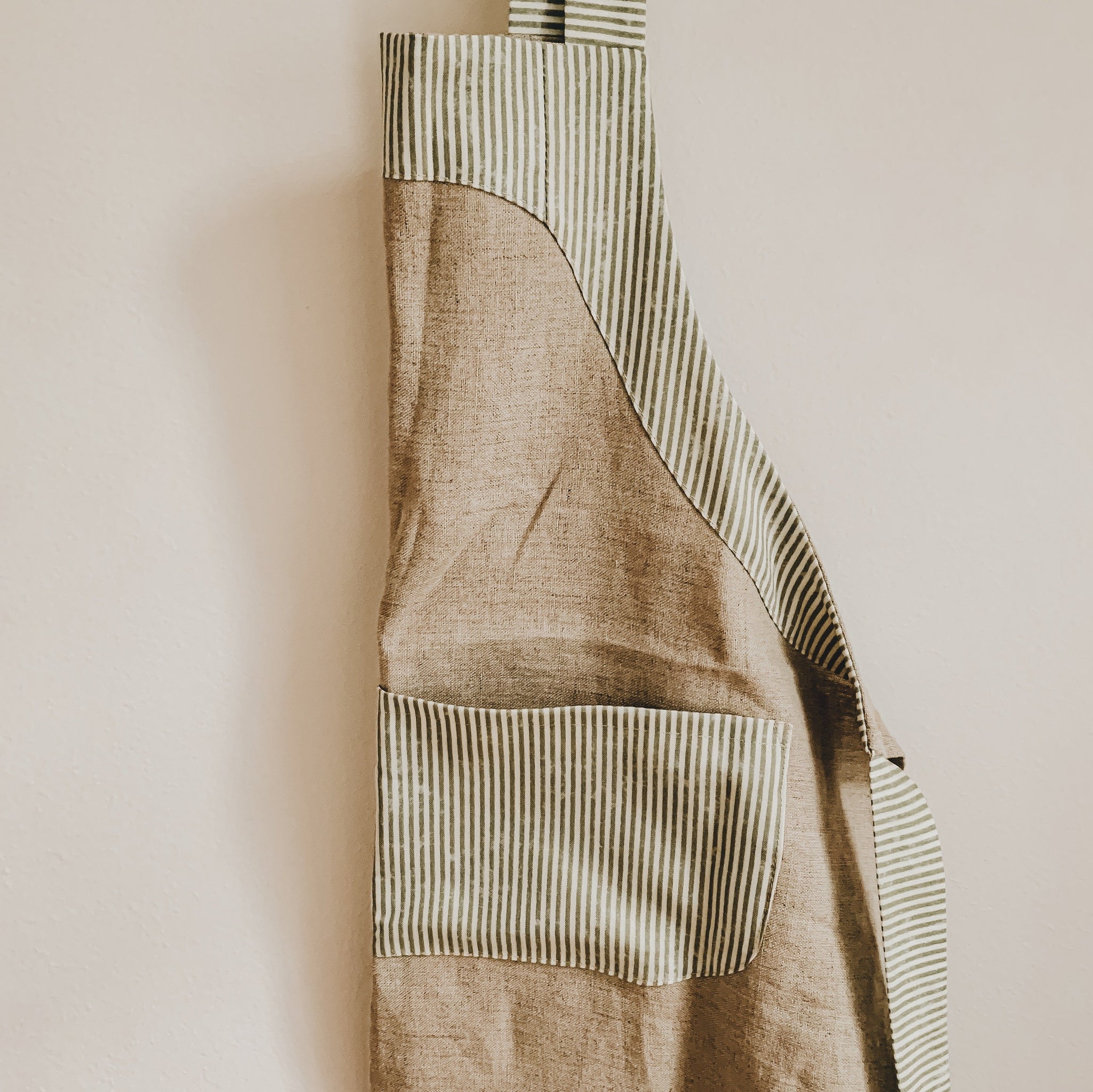 Kids Linen Aprons – kiss chasey designs