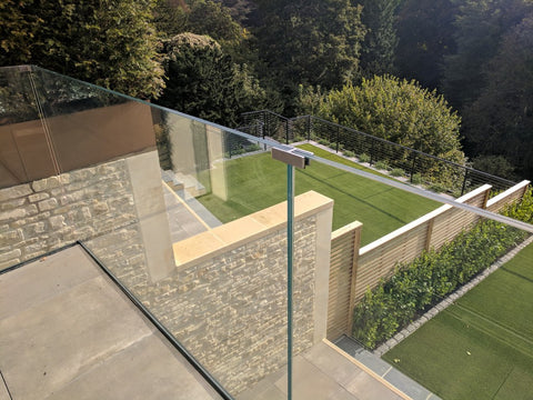 External glass for balustrade