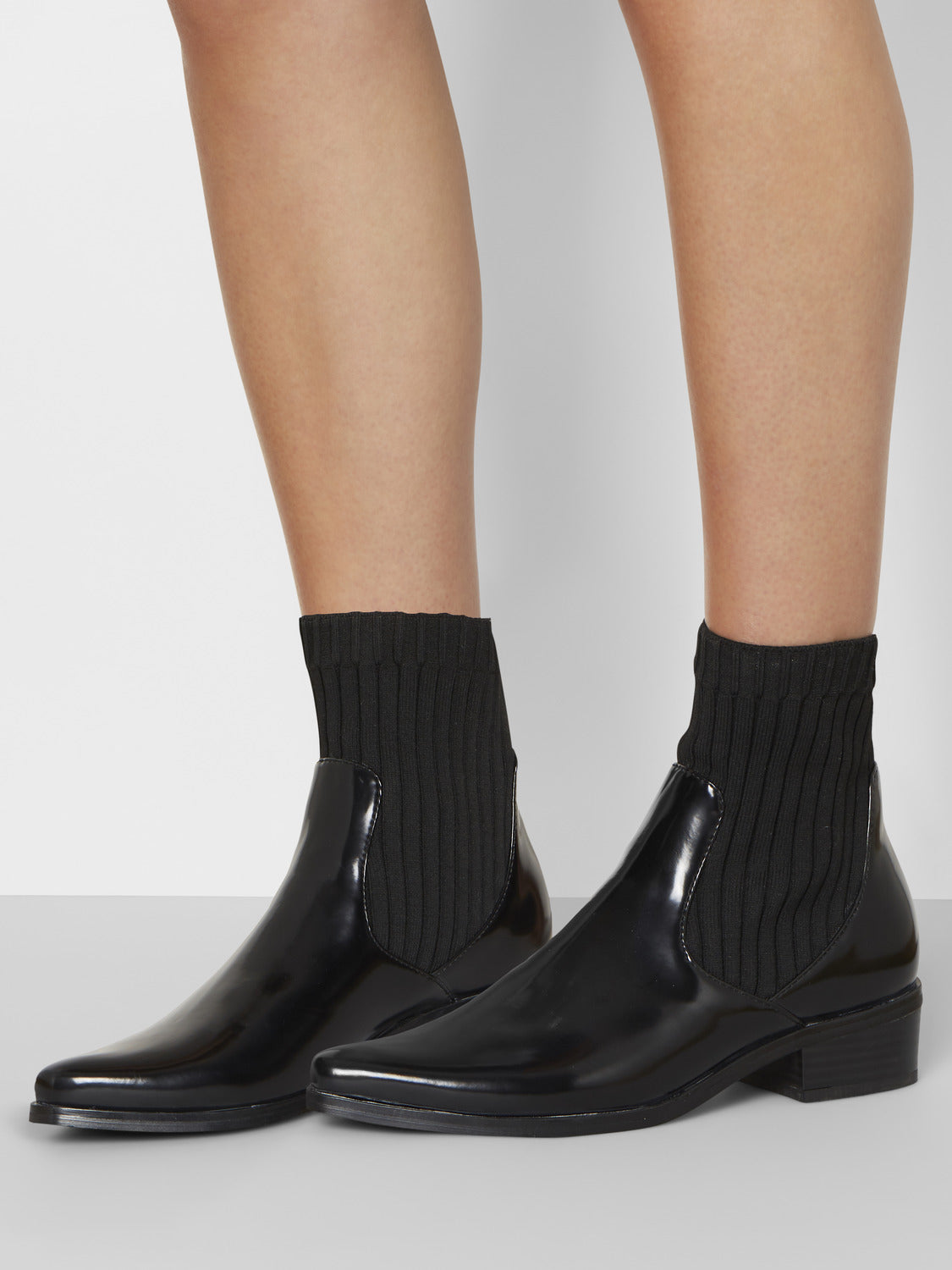ANKLE BOOTS WITH ELASTIC DETAILS | BLACK