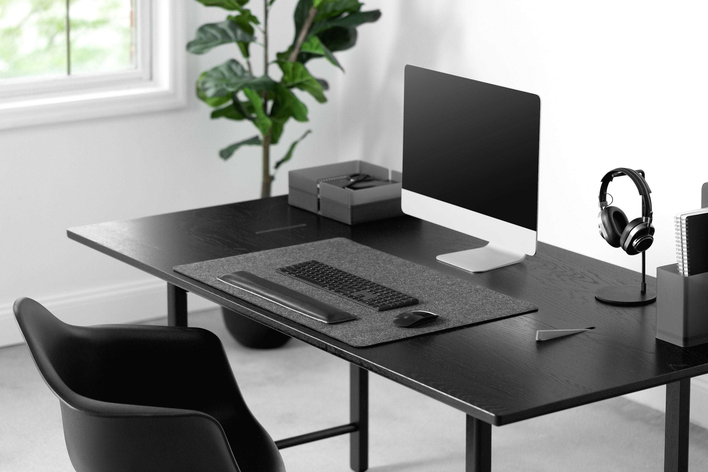 Minimalist Desk vs Executive Desk – ARTIFOX