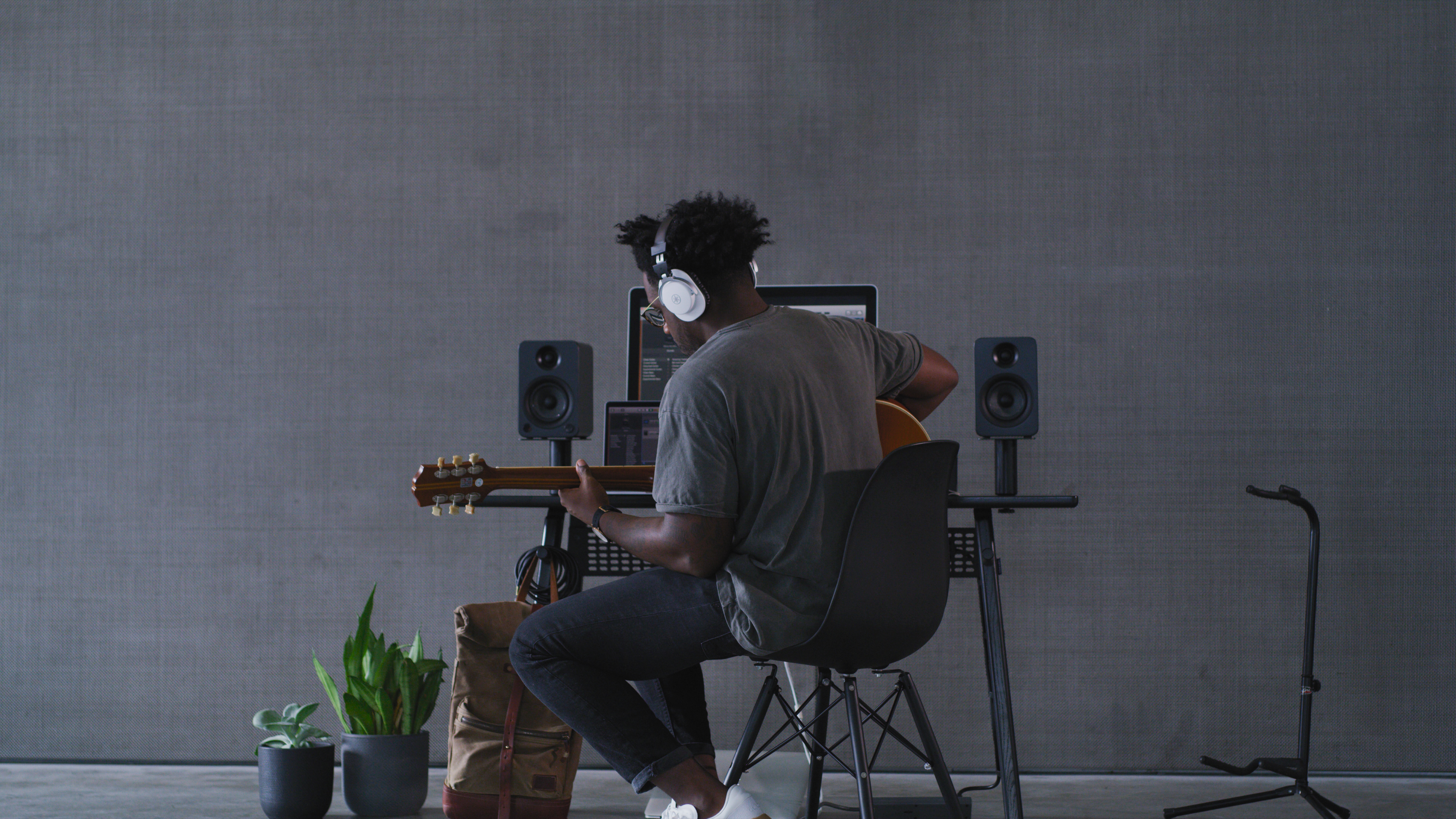 Best Desk for a Musician