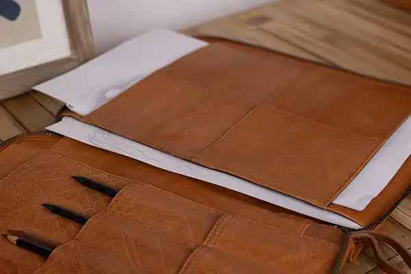 Göteborg leather case for sketching