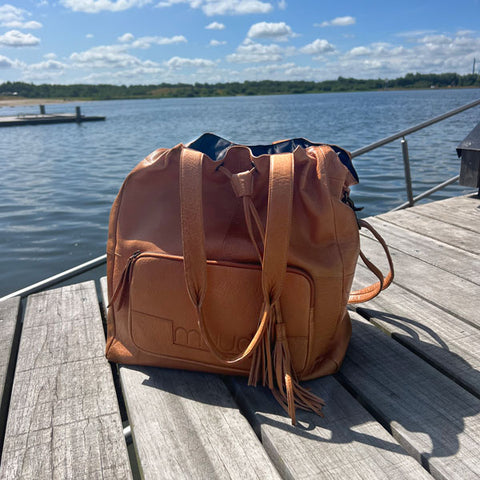 Large leather whisky bag