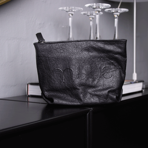 Black makeup bag i quality leather