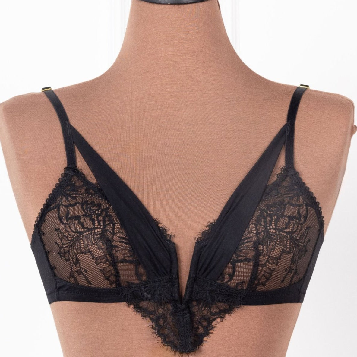 Lace & Mesh V-Wire Bralette - Black by Mentionables