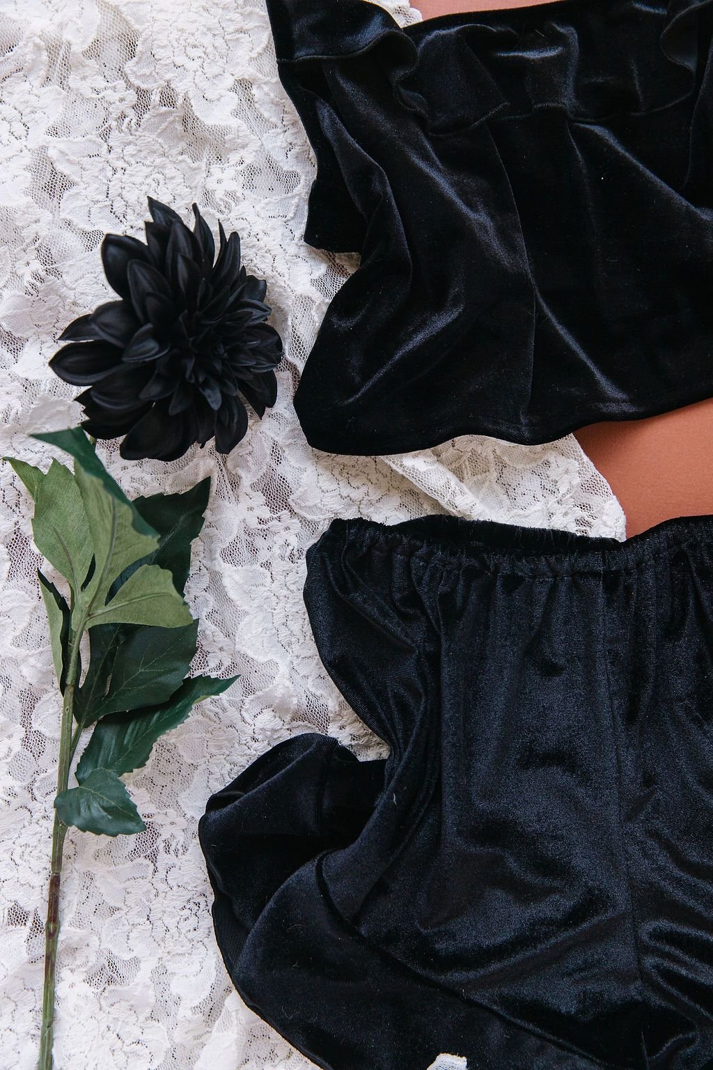 Velvet Ruffle Shorts - Black - Mentionables