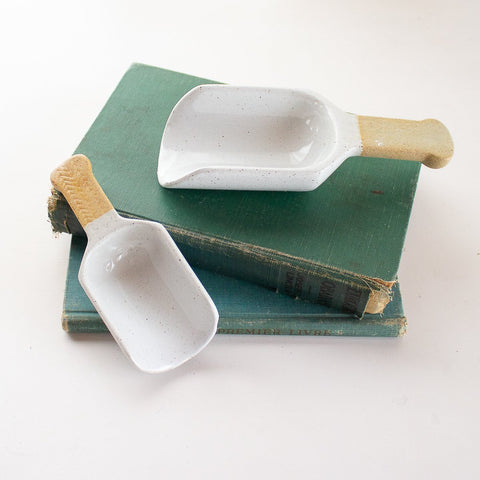 Grayson Stoneware Scoop