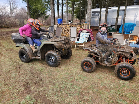 Venom Grizzly 125cc ATV with riding in mud