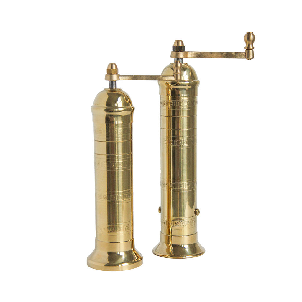 https://cdn.shopify.com/s/files/1/1829/0925/products/European-Brass-Pepper-and-Salt-Mill-Set-Pair_1600x.jpg?v=1642699986