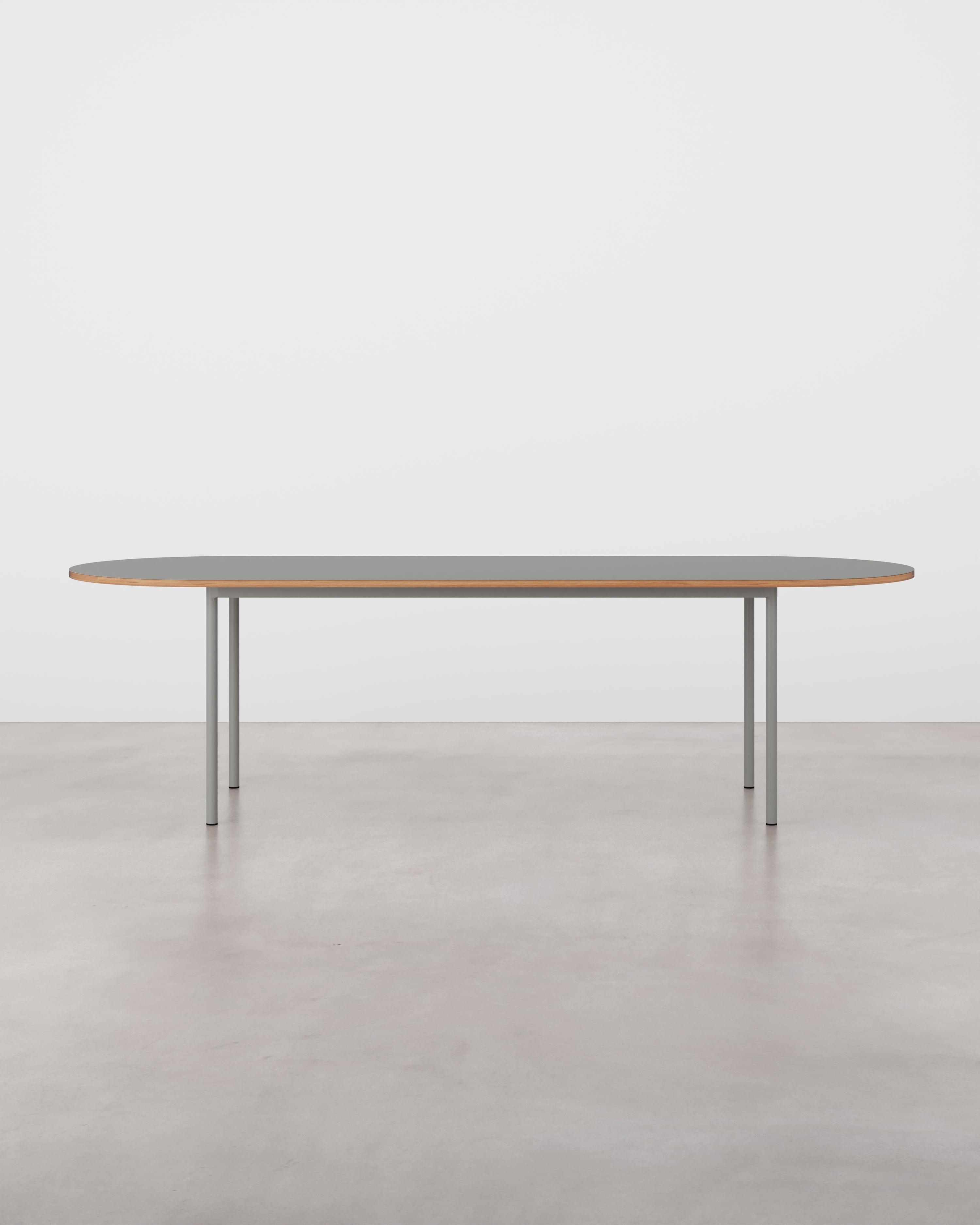 Tablelab – Product image – ESSENTIAL COLOR "Pill" Dining Table