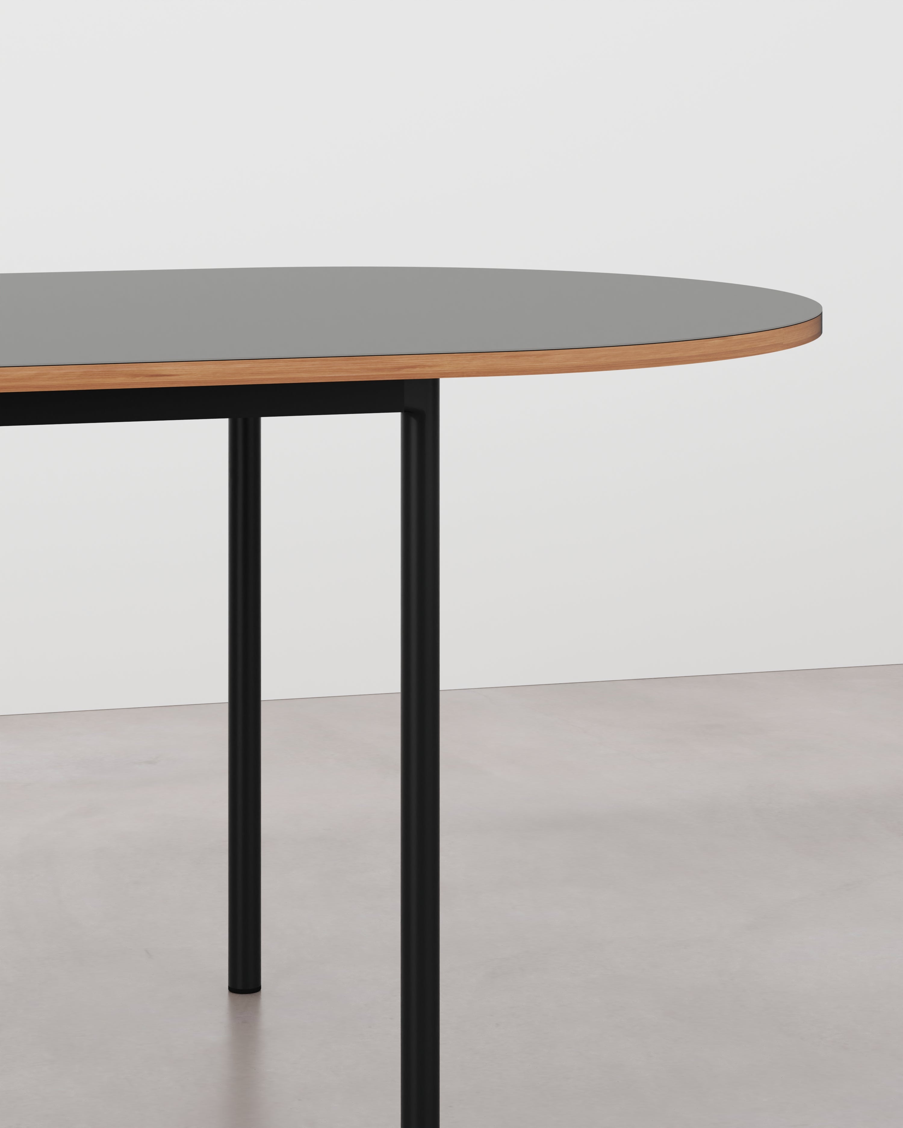 Tablelab – Product image – ESSENTIAL "Pill" spisebord