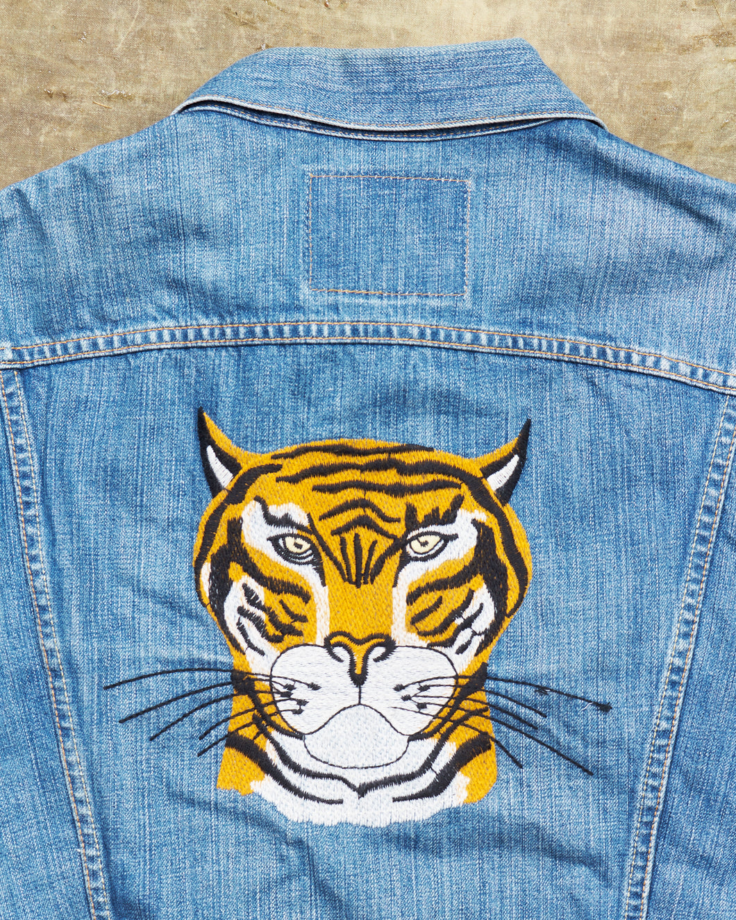 Second Hand Levi's Vintage Clothing 60's 70505-0217 Tiger Embroidered –  Second Sunrise