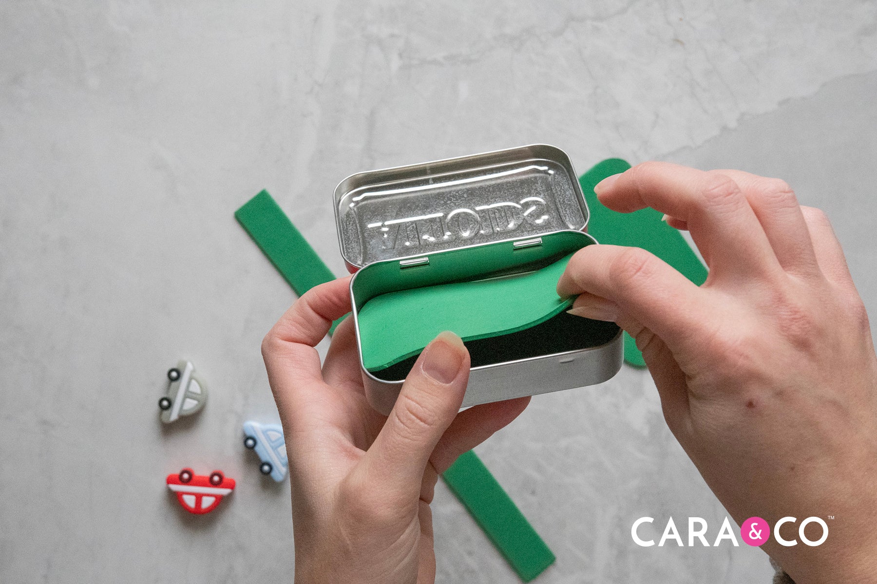 Altoid Tin Craft - Cara & Co DIY Tutorials 