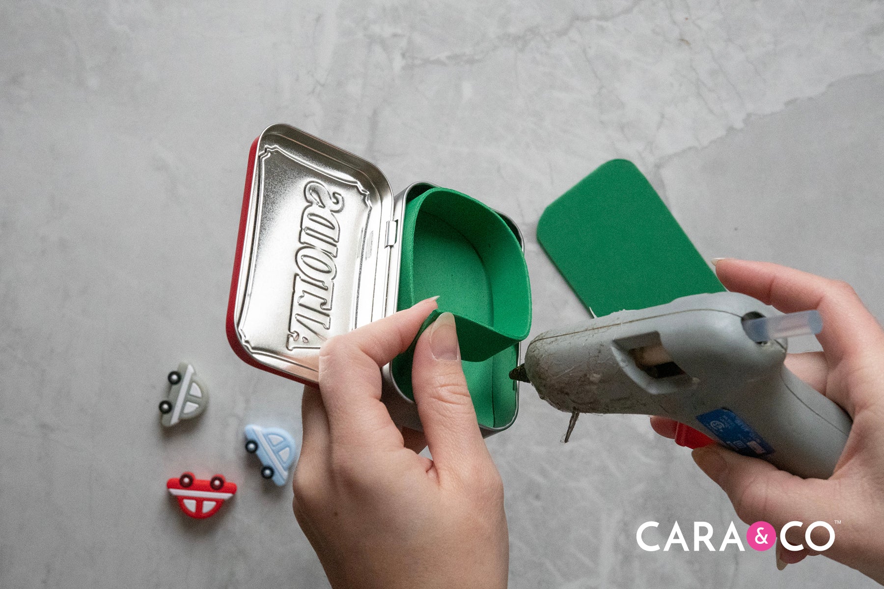 Altoid Tin Craft - Cara & Co DIY Tutorials 