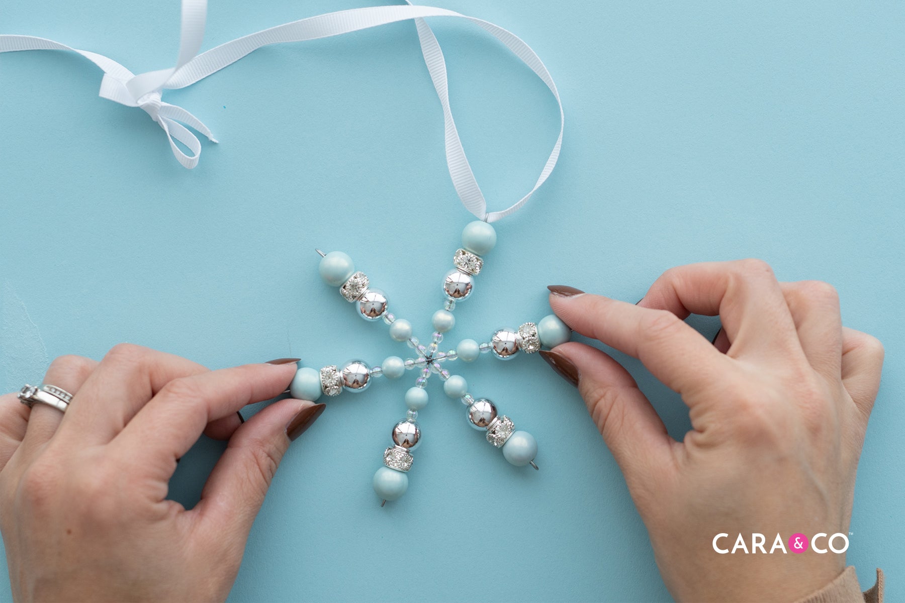 Cara & Co, Acrylic Beads, Beadable Snowflake