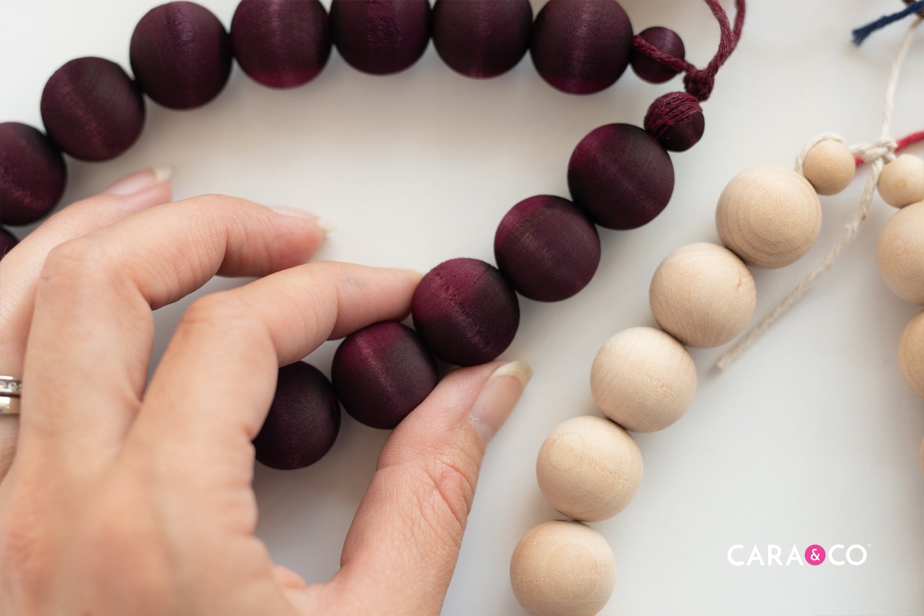 CaraBLOG - Dyeing wood beads - DIY dye methods