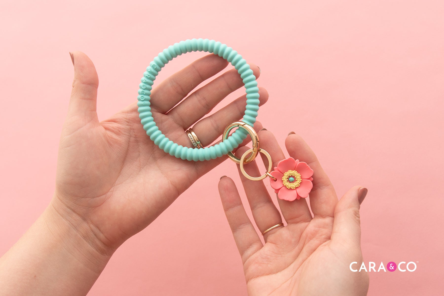 DIY Silicone Infinity Wristlet Tutorial - Cara & Co