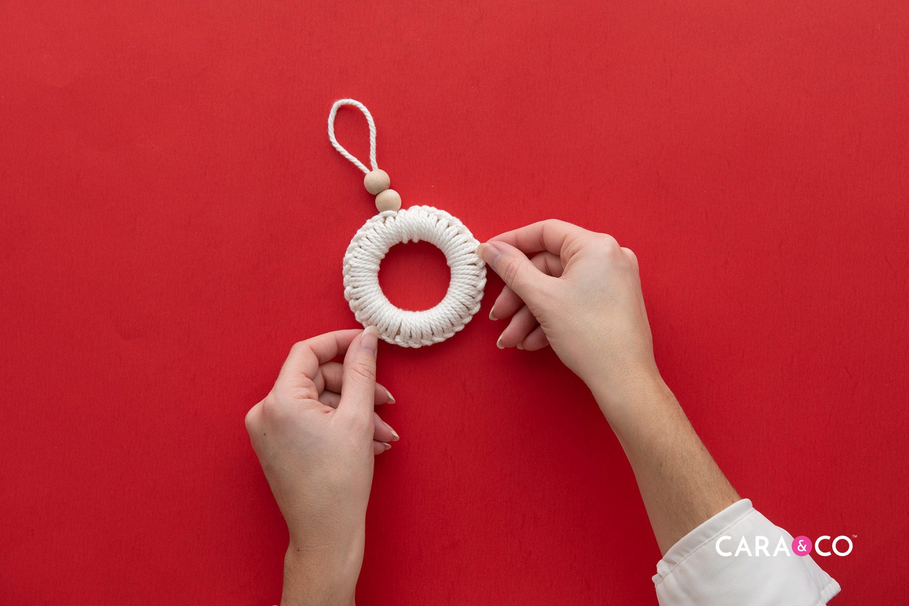 How to make a Macrame Christmas Ornament - Cara & Co Tutorials