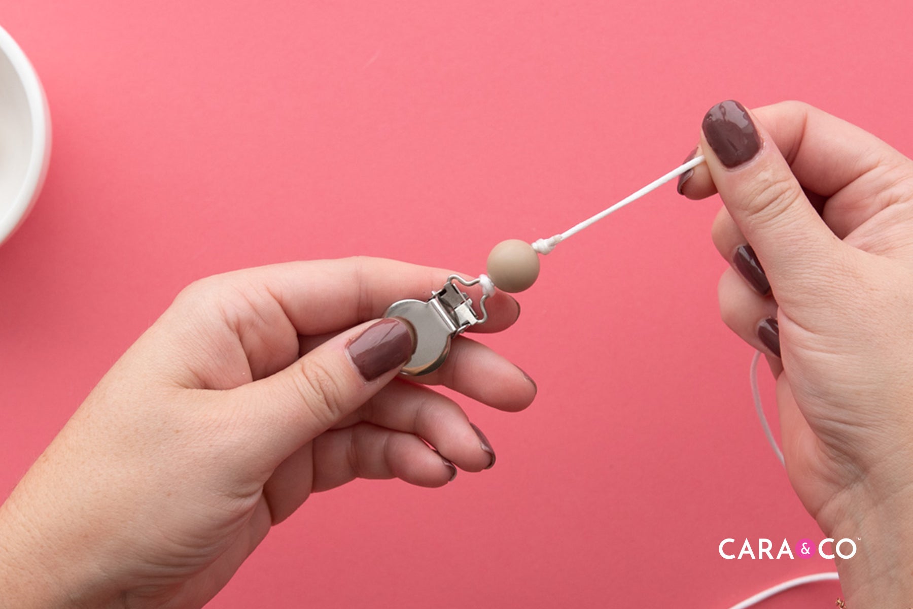 The bead over the knot - Tutorial - Cara & Co