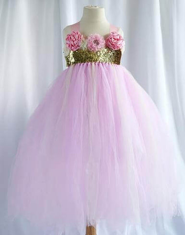 pink and gold princess themed decor