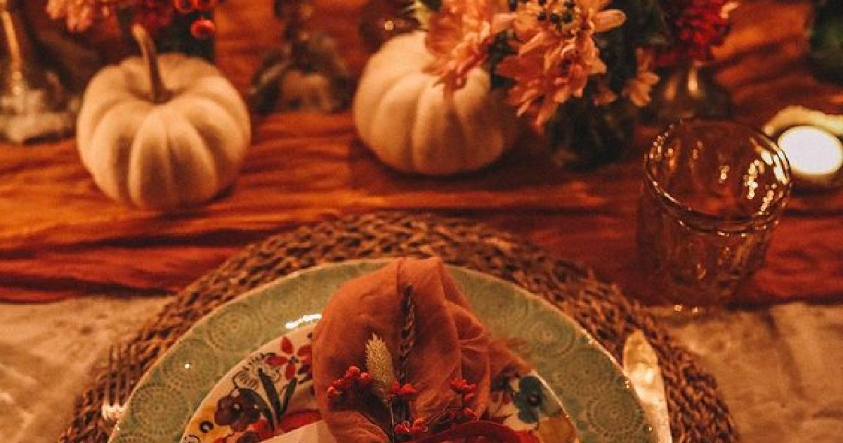 Fall Tablescape For An Intimate Dinner
