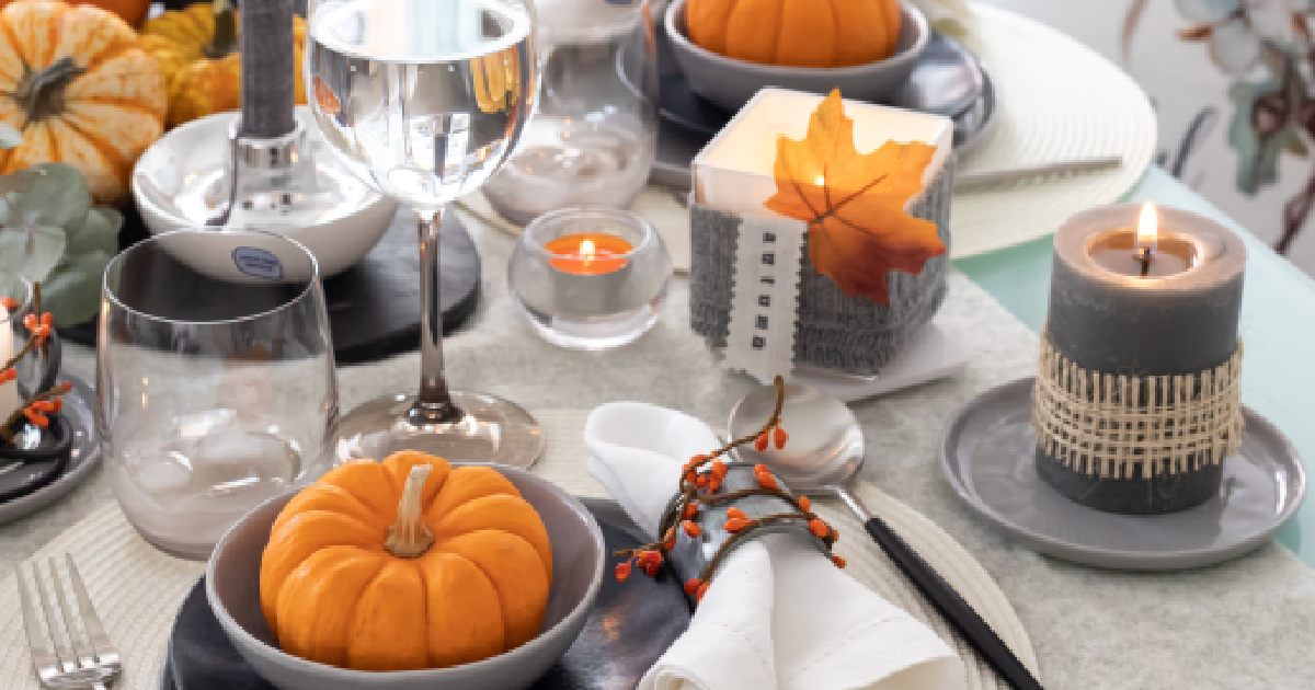 Fall Table Setting With Pumpkins