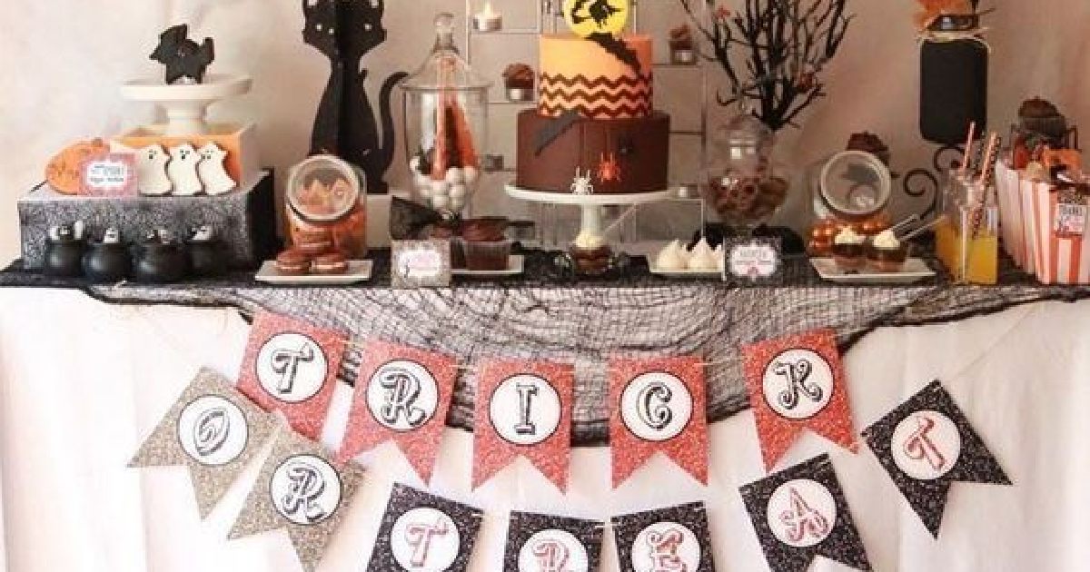 Orange, White, & Black Halloween Tablescape